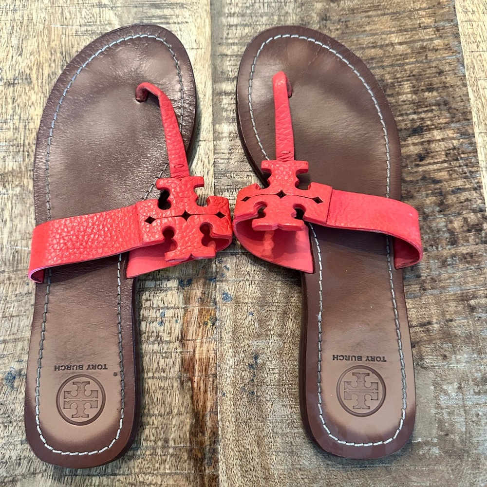 Tory Burch Moore Poppy Coral Leather Flat Sandals